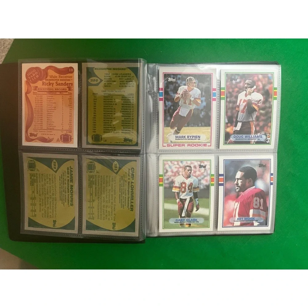 Washington Redskins 1989 Topps complete Team Set with 40 card collector‎ album.